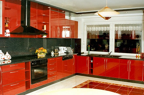 Красный цвет кухни