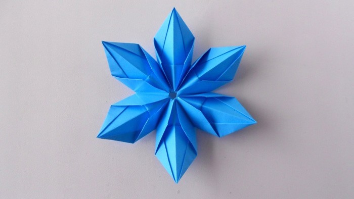 Удивительное творение из бумаги: оригами на Новый год своими руками